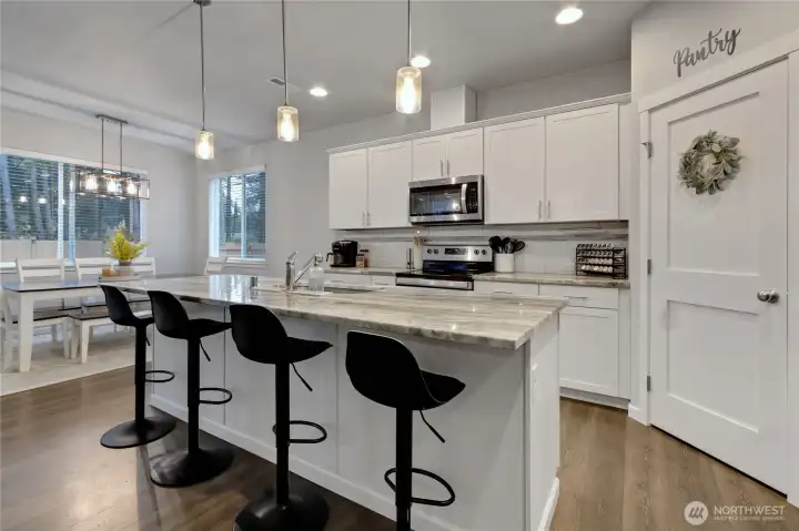 Kitchen & Large Island