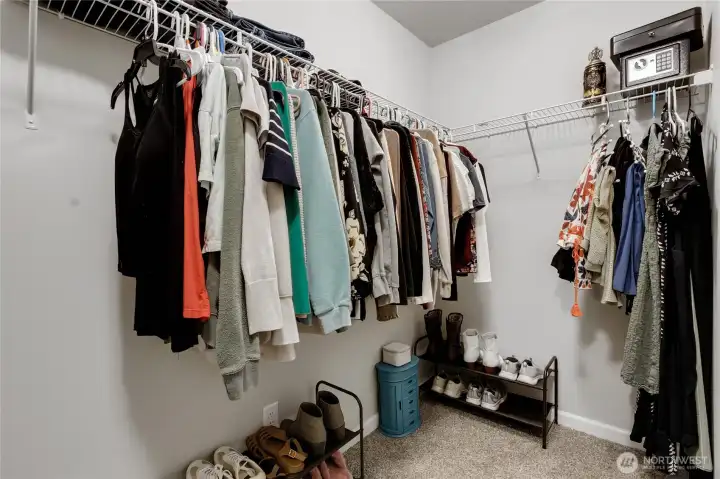 Walk-in Closet