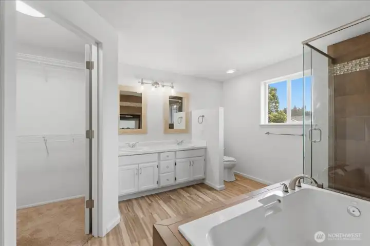 Walkin closet and 5 fixture Primary bath.