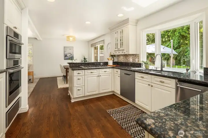 Wonderfully laid out kitchen with everything the chef will need - including gas range.