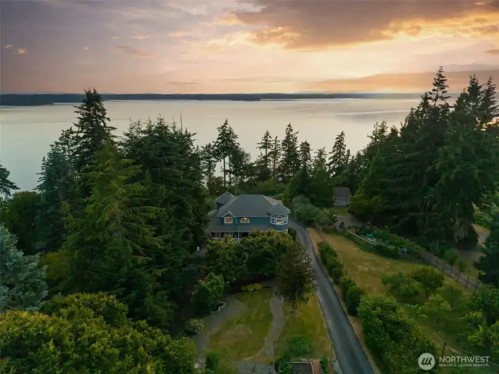 South Western facing views bring afternoon sun and epic sunsets in the evening.