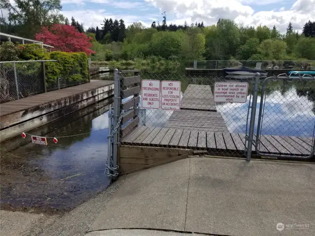 Boat launch! Bring your kayak or canoe!