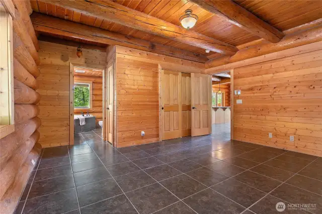 Main level primary suite