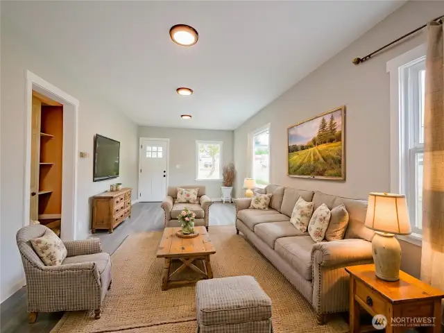 LIVING ROOM DIGITALLY STAGED