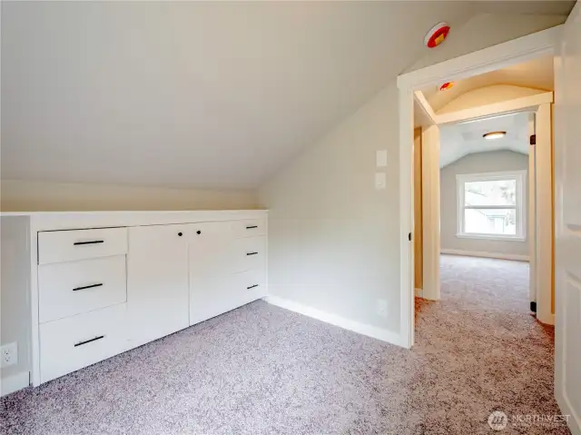 BEDROOM OR OFFICE #4...AGAIN COOL BUILT INS