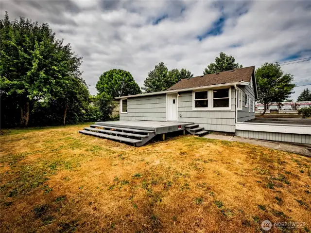 GOT A BIG YARD...YOU NEED A BIG DECK