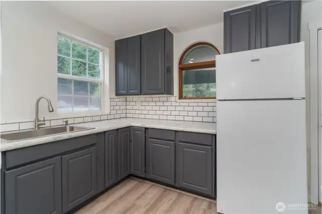 Kitchen with tile back splash