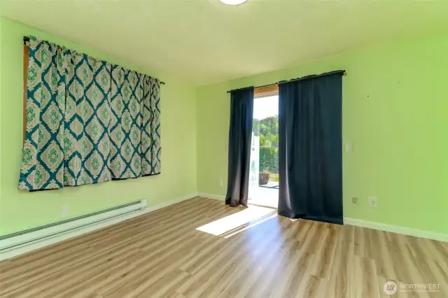 Upper level bedroom to deck