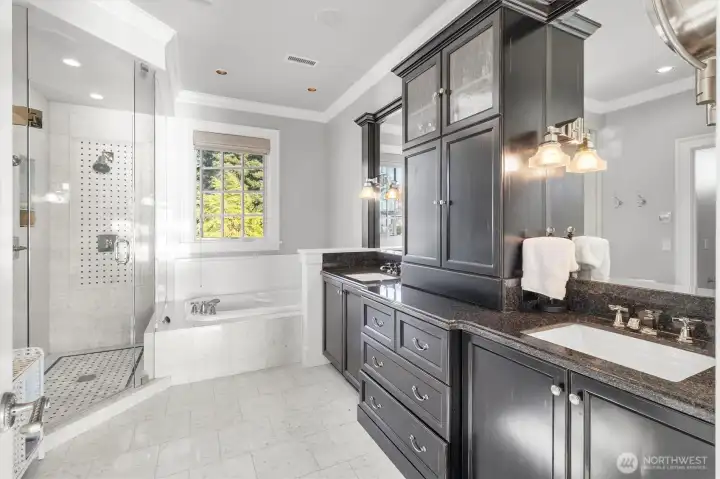 Upper Primary with Shower and Tub