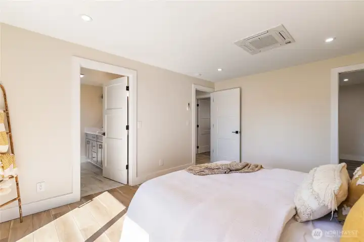 3/4 bath and walk-in closet in the primary.