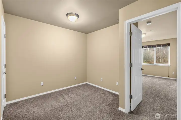 Bonus area with entry to primary on the right.