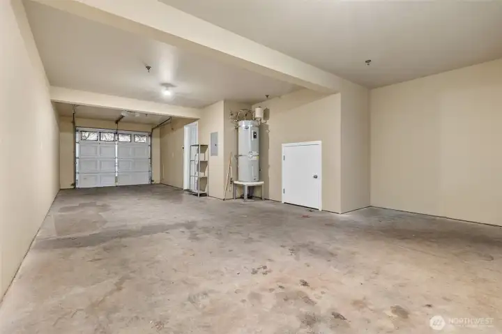 2 car attached tandem parking garage. Stay dry entering and exiting the home during wet days.