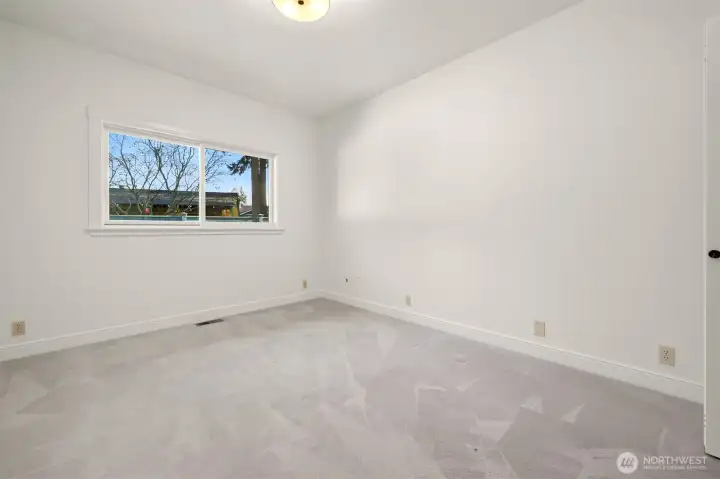 Guest bedroom.