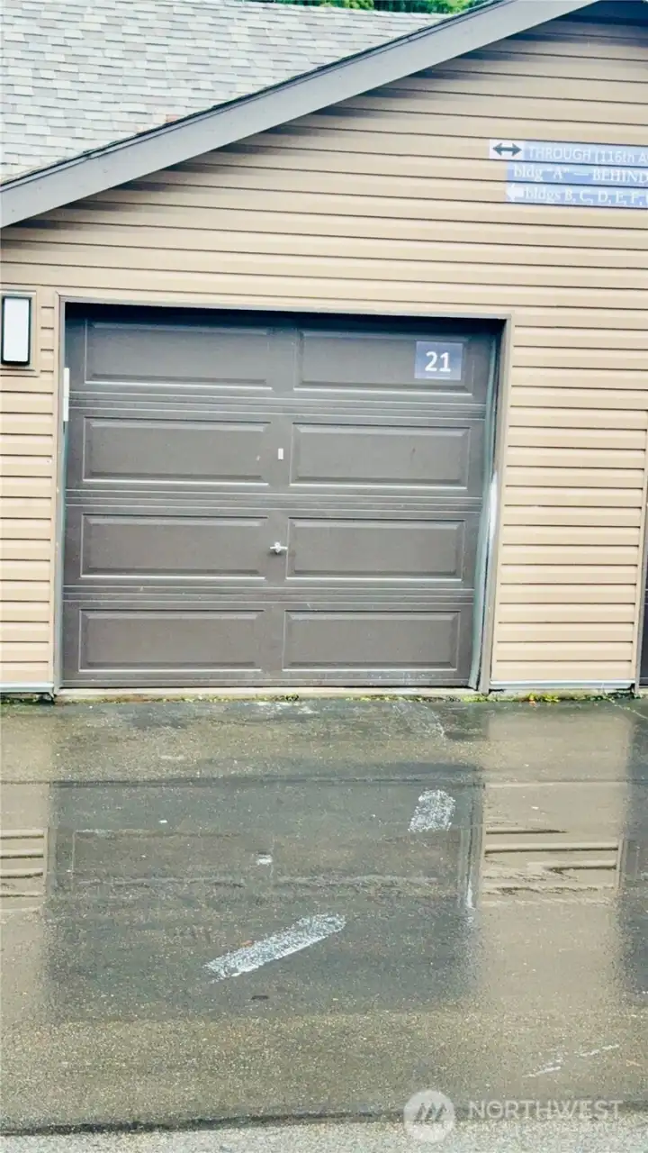 Detached individual garage #21 right in front of unit A-203