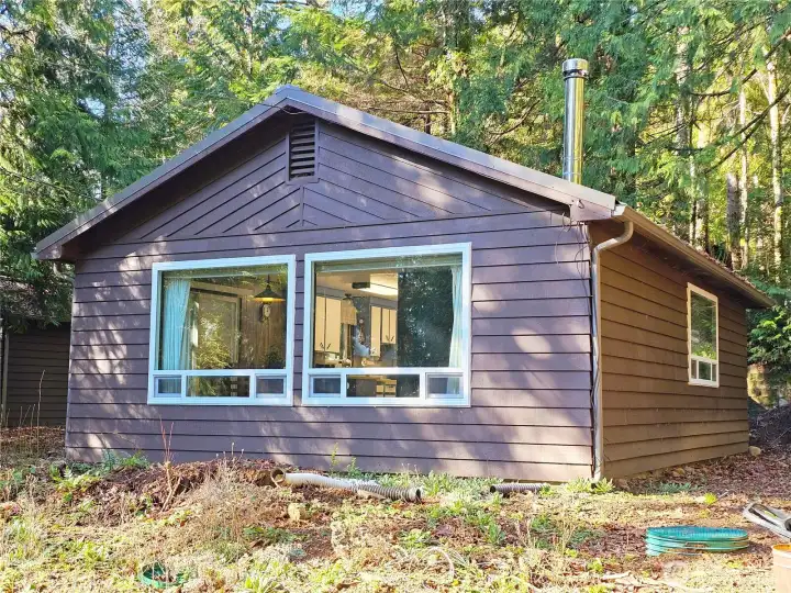 Welcome to 121 Bayview! Featuring a brand new septic on a double lot, this home is situated perfectly for outdoor recreation, either within the parks of the very reasonably priced HOA, or in any of many surrounding parks.