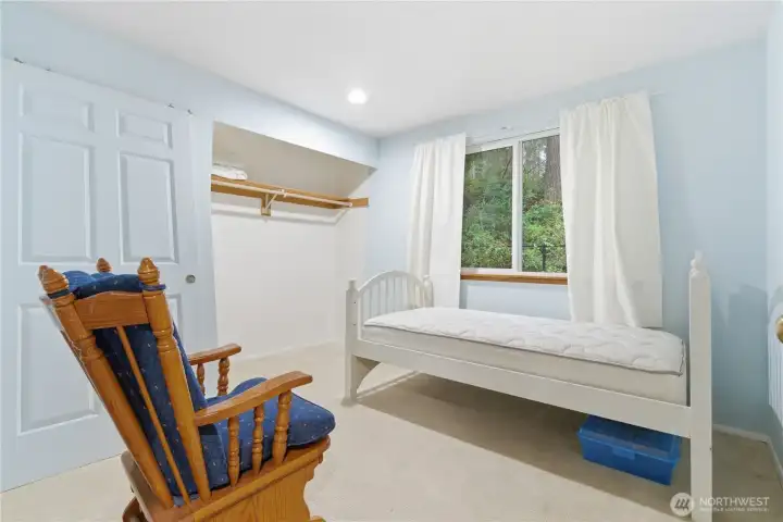 Guest bedroom 1
