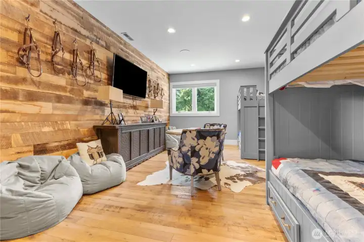 2nd level Bunk Room – featuring fence planking wall treatment from Kentucky horse farm