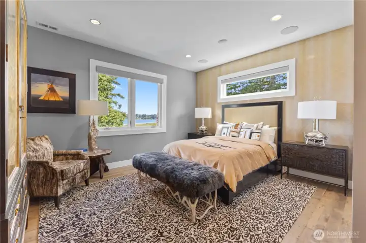 2nd level - 2nd ensuite with lake & mountain views