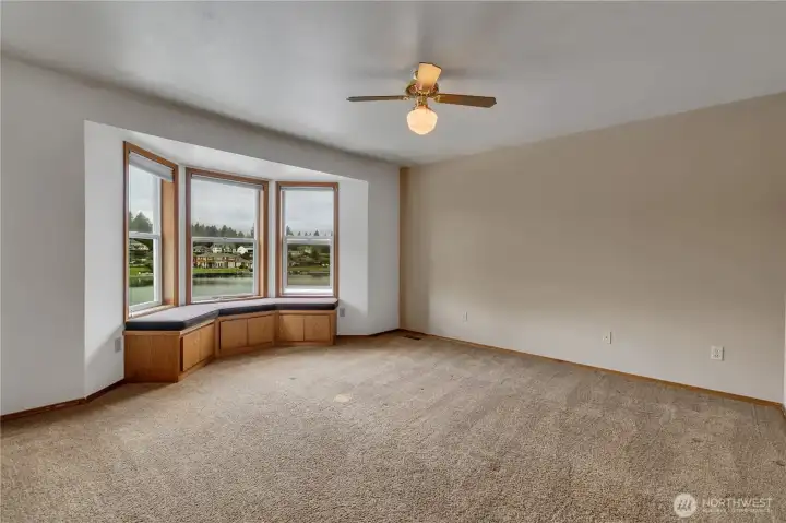 Additional secondary bedroom with window seat and bay window