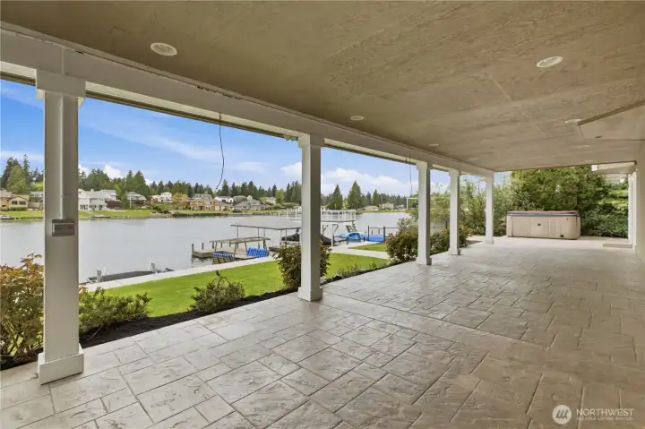 Perfect for moving out of the sun or additional outdoor DRY entertaining