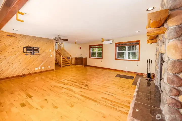 Another view of the living room.
