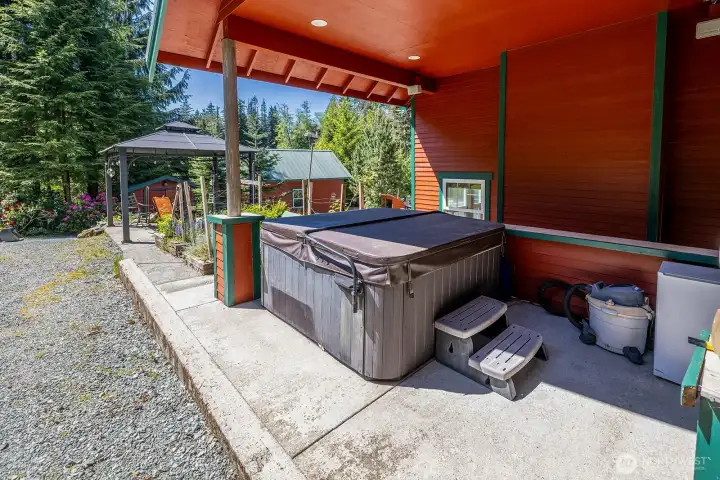Hot tub is also covered to enjoy it while raining or snowing.