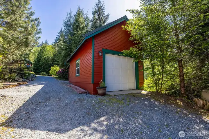 Garage/storage/workspace,