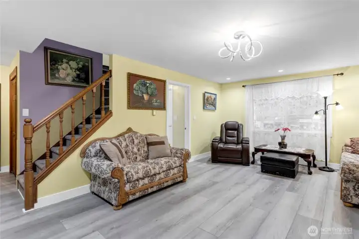 Family Room w/stairs heading up to the bedrooms