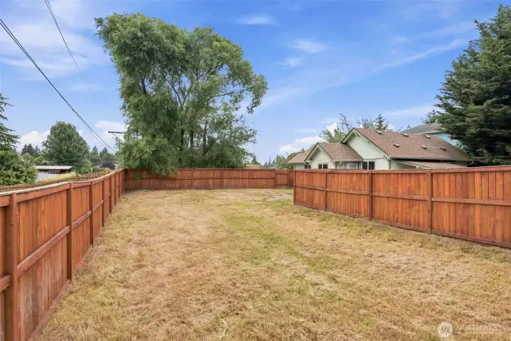 huge fenced in yard big enough to build another home huge fenced in yard big enough to build another home