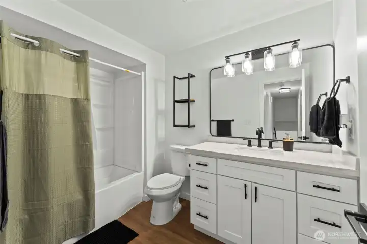 Full bath, upstairs