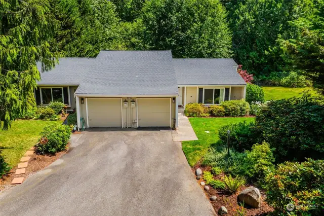 Here's an aerial of the two homes, side by side.  Separate entrances mean lots of privacy for both owners!