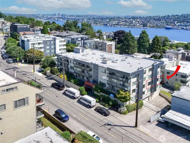 Views of S Lake Union..This Corner Unit OFFERS SO MUCH LIGHT!