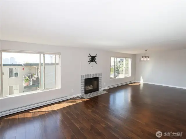Dining Rm connected to Great Rm Offers generous space for ALL your gatherings