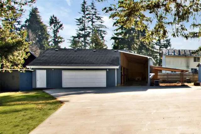 1,020 SqFt Detached 4-car garage.