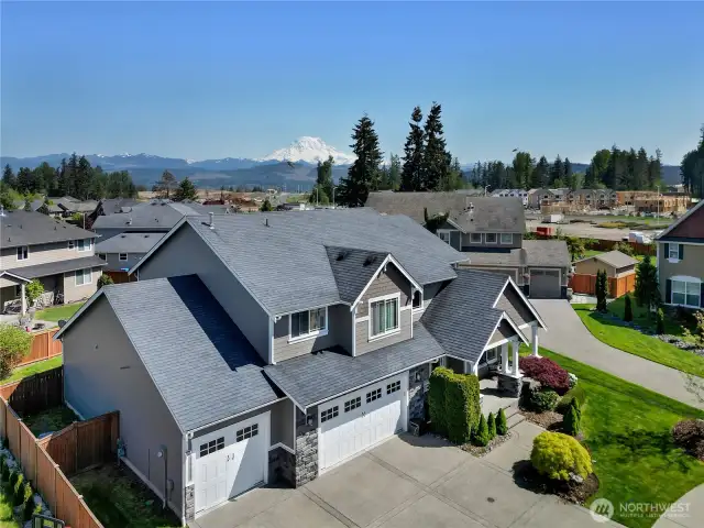 End of a private cul-de-sac of custom homes!