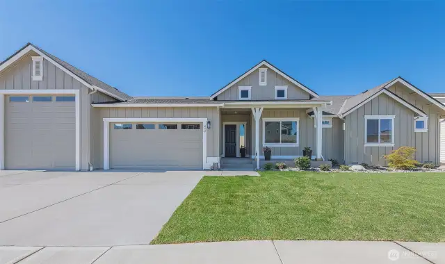 2430 s.f. of luxury - with an RV bay!