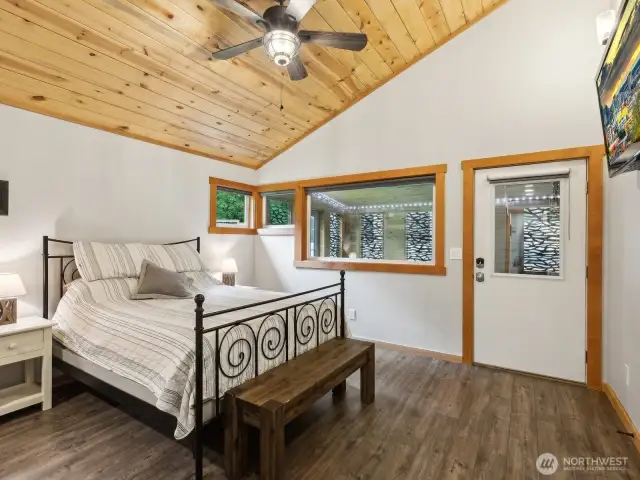 Primary bed