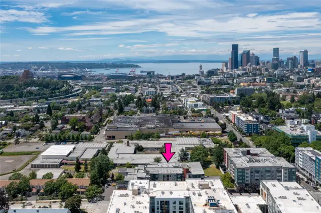 Great central location to downtown, freeways, Lake Washington , the new Judkins Light Rail will be located1/2 mile away- openiong early 2026.