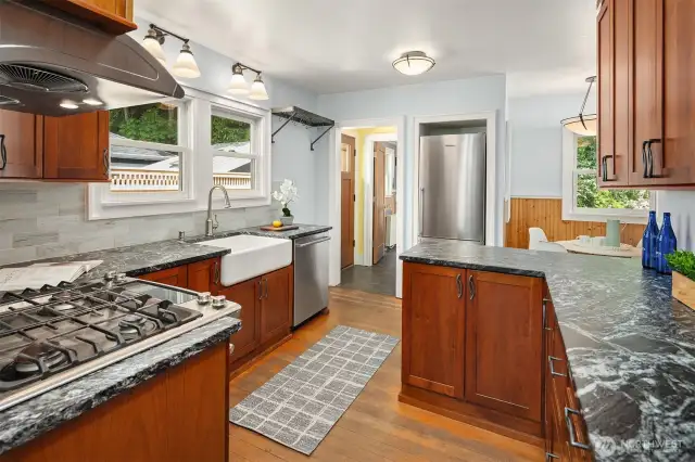 Custom cabinetry & granite countertops