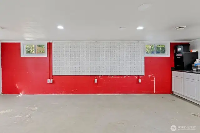 Basement-Bonus Room/Bedroom