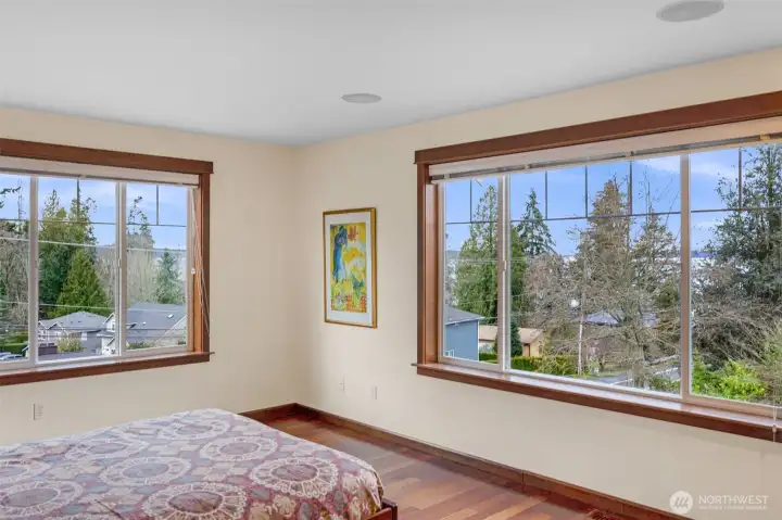 PRIMARAY BEDROOM W/VIEWS
