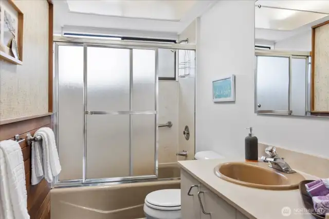 Full bath near bedrooms