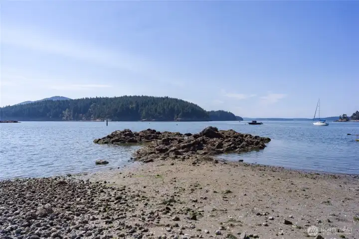 Community beach at the end of Barnacle Ln