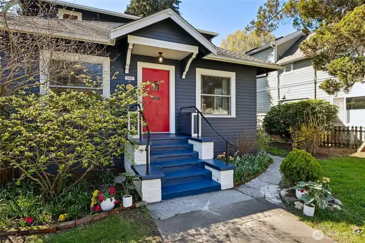 At the top of the stairs there is built in shoe storage.