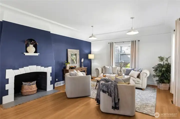 Beautiful original hardwood floors.