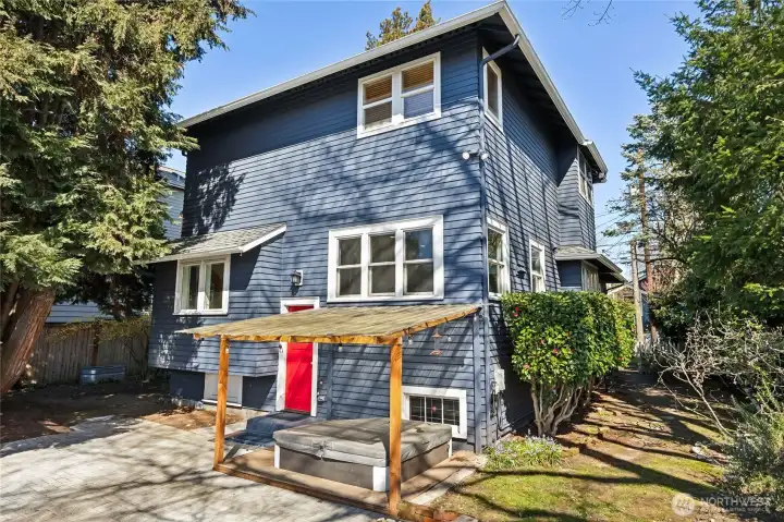 EV Charger on side of the corner of the house.