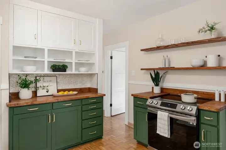 Adorable kitchen with open shelving