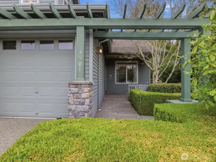 Beautifully manicured yard with sprinkler system