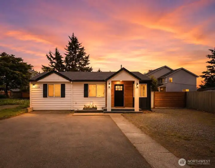 This home offers you may featuers and benefits!