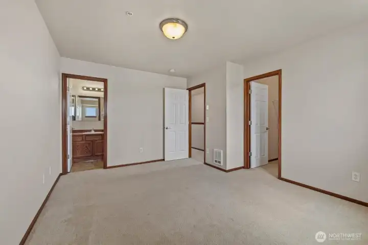 3rd floor (2nd primary suite)